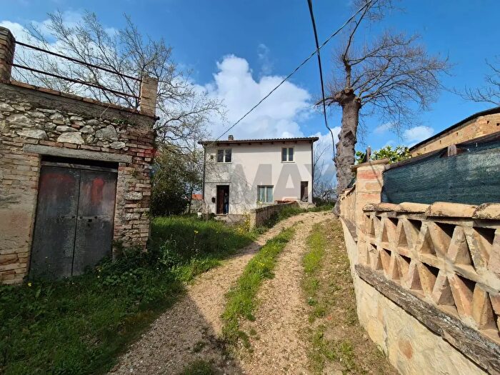 Casa con 5 locali in vendita in Via Nevi, Giuliano Teatino