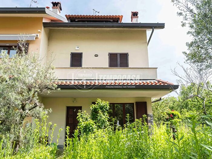 Appartamento quadrilocale in vendita in Mariano Comense
