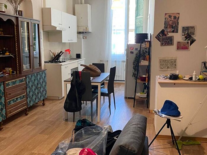 Appartamento trilocale in affitto in Via dei Bibiena, San Vitale, Bologna