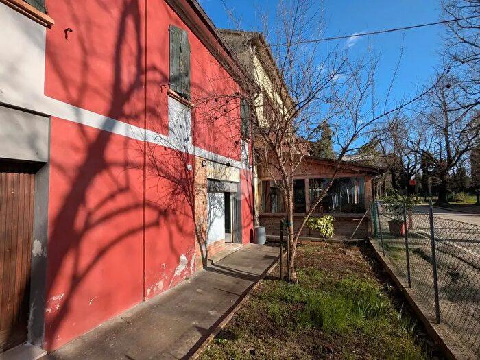 Casa con 6 locali in vendita in Via Chiesa, Ravenna