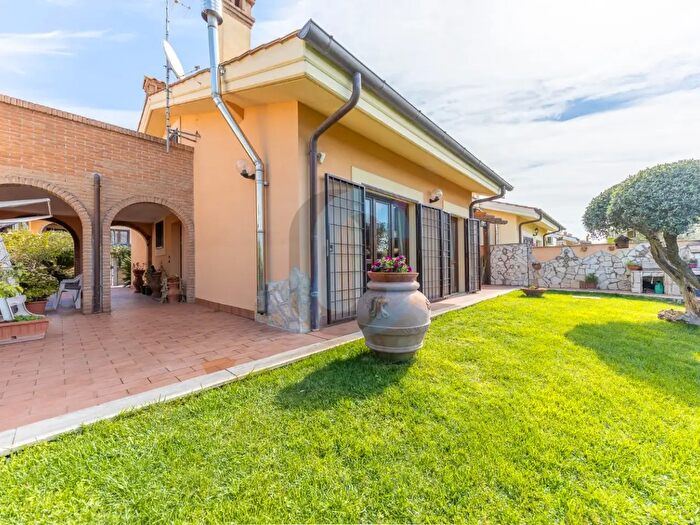 Casa con 5 locali in vendita in Via Finlandia, Albano Laziale