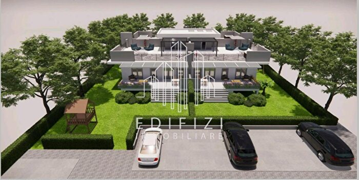 Casa con 5 locali in vendita in Massa