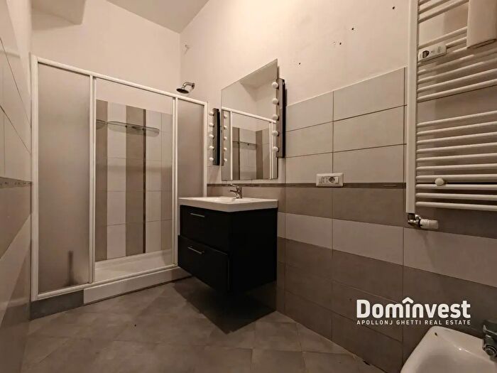 Appartamento bilocale in vendita in Viale delle Medaglie dOro, Roma