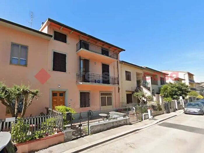 Appartamento con 5 locali in vendita in Via Marconi, Campi Bisenzio