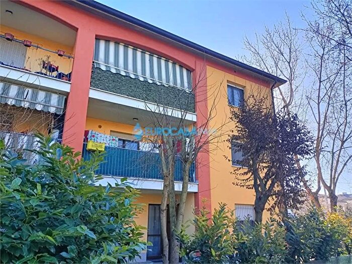 Appartamento trilocale in vendita in Via Trieste Fabbrico Re, Fabbrico