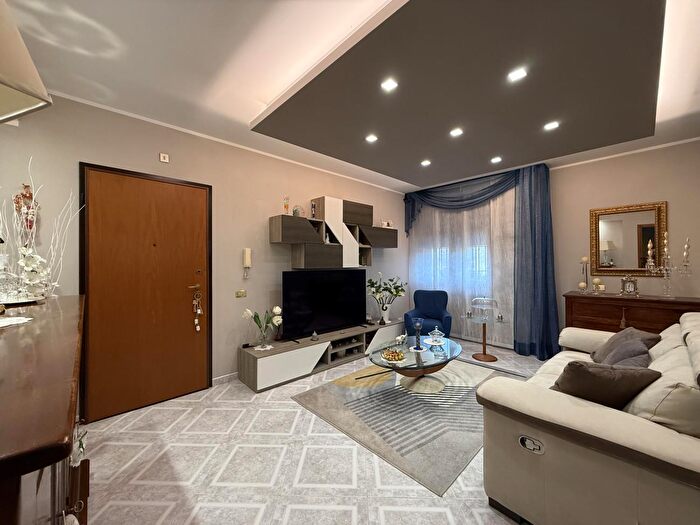 Appartamento con 5 locali in vendita in Via Carlo Alberto della Chiesa, Scandicci