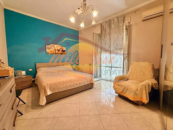 Appartamento quadrilocale in vendita in Via Luigi Vanvitelli, Siracusa