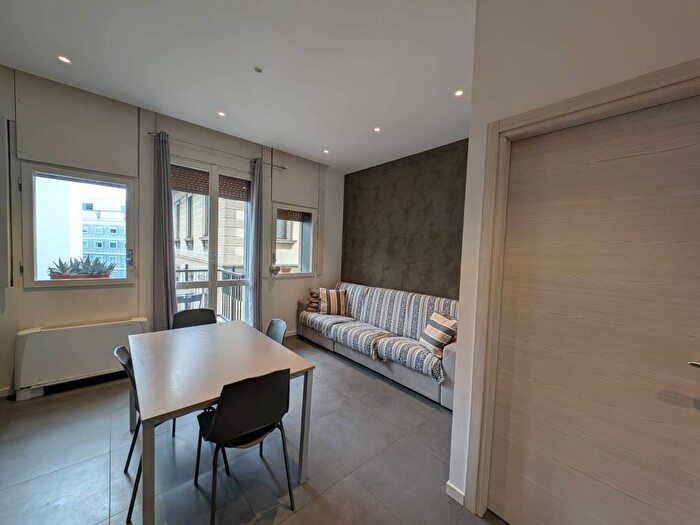 Appartamento bilocale in affitto in Piazza Luigi Vittorio Bertarelli, Carrobbio, Milano