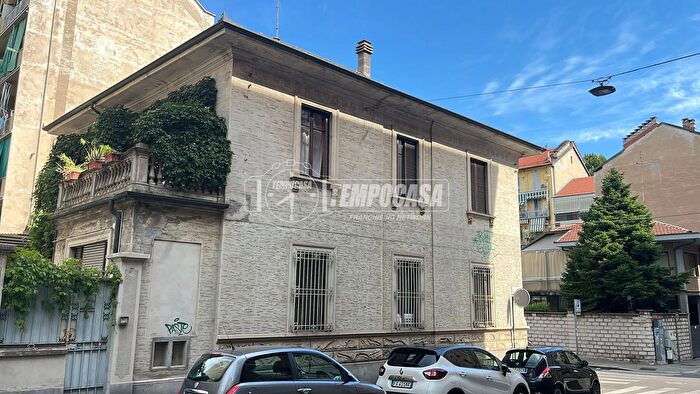 Appartamento con 5 locali in vendita in Via Principessa Clotilde, Torino