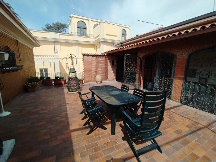 Appartamento con 7 locali in affitto in Via Giovanni Pascoli, Casalecchio Di Reno