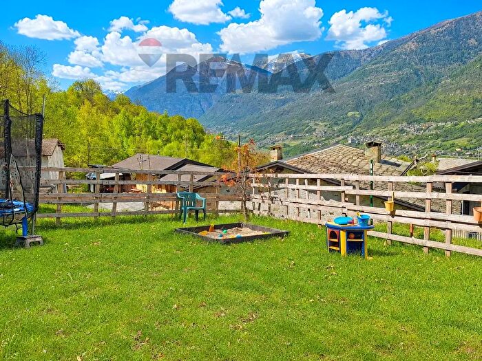 Casa trilocale in vendita in Via Albareda Snc, Ponte In Valtellina