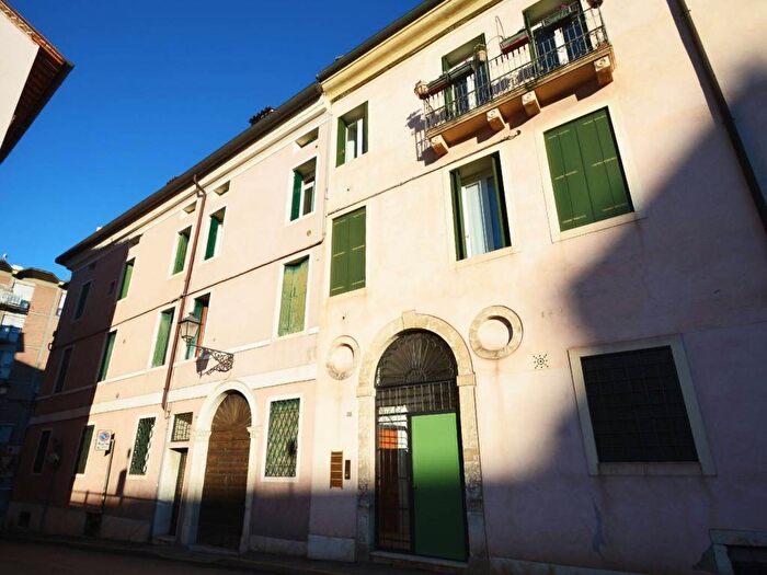 Appartamento bilocale in affitto in Stradella Teatro Olimpico, Centro Storico, Vicenza