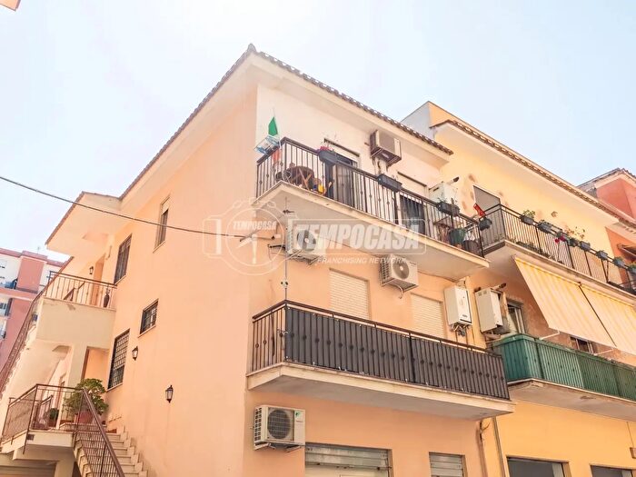 Appartamento trilocale in vendita in Via del Mare, Ladispoli