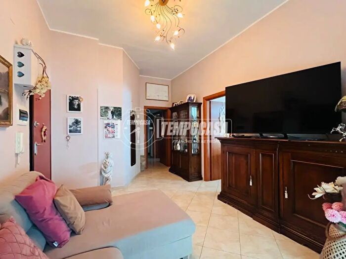 Appartamento trilocale in vendita in Via a Petracca, Monopoli