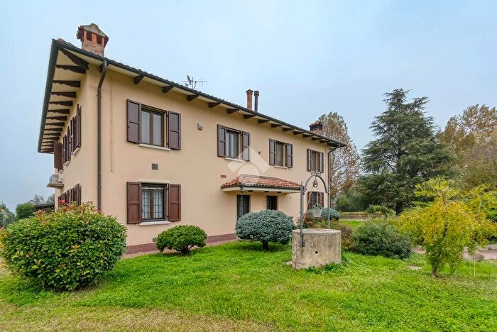 Casa con 10 locali in vendita in Via XXI Ottobre, Castenaso