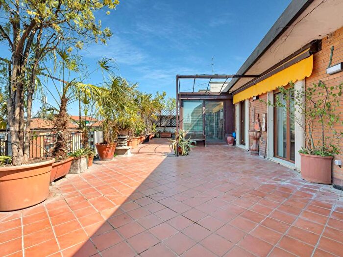 Appartamento con 5 locali in affitto in Via Mario Morgantini, San Siro, Milano