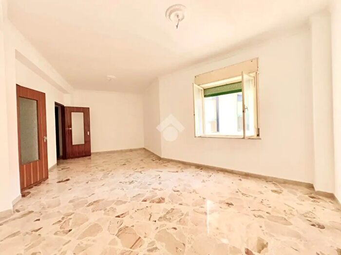 Appartamento trilocale in vendita in Via Guadagna, Palermo