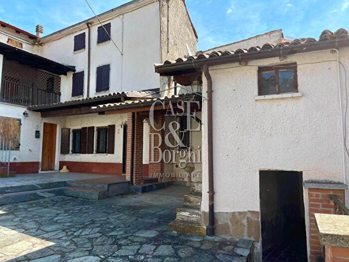 Casa quadrilocale in vendita in Poggio Moresco, Alta Val Tidone