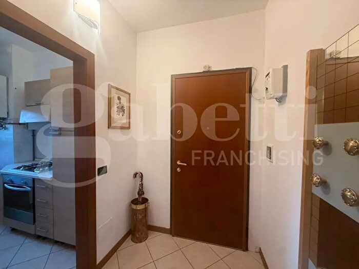 Appartamento bilocale in vendita in Via Mazzini, Erba