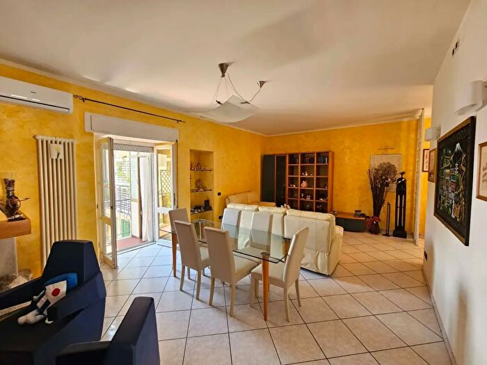 Appartamento con 6 locali in affitto in Jesi