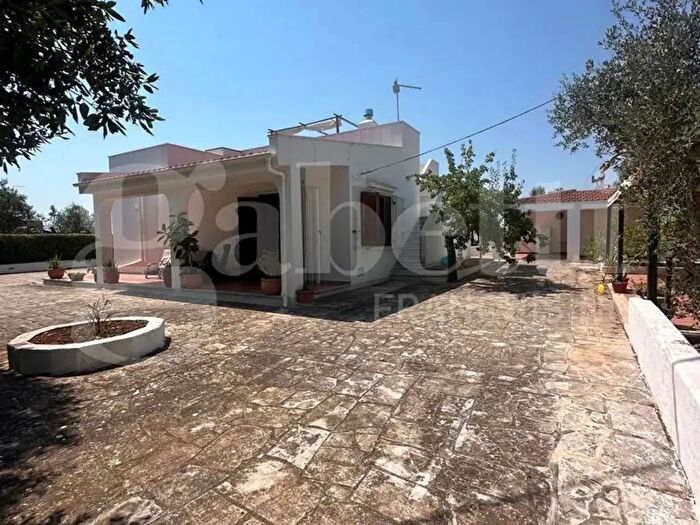Casa quadrilocale in vendita in Cda Lamacoppa Piccola Sn, Ostuni