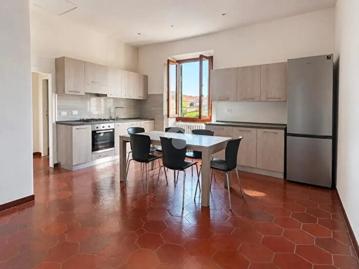 Appartamento con 5 locali in affitto in Via di Ripoli, Firenze