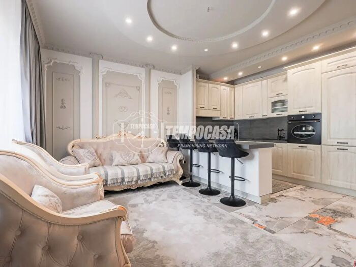 Appartamento quadrilocale in vendita in Via degli Ortolani, Bologna