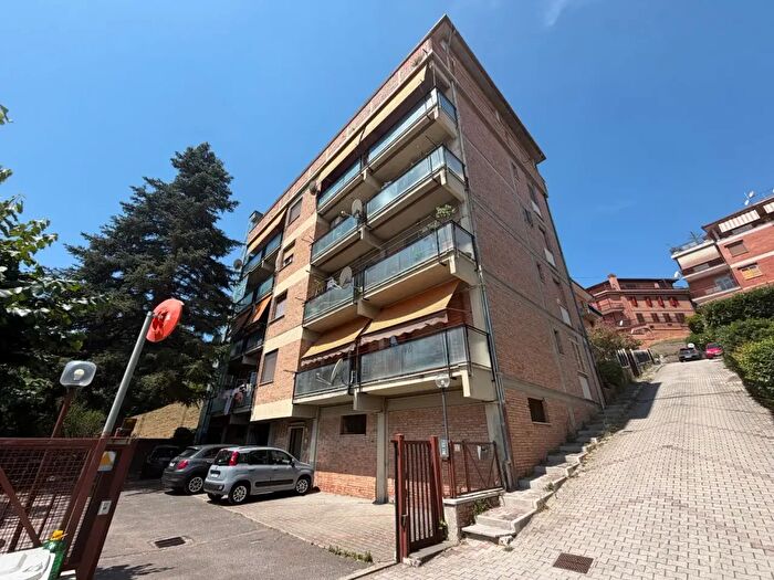 Appartamento trilocale in vendita in Via Costagrande, Monte Porzio Catone