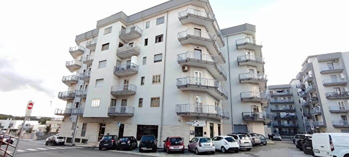 Appartamento con 7 locali in vendita in Via Fighera, Martina Franca