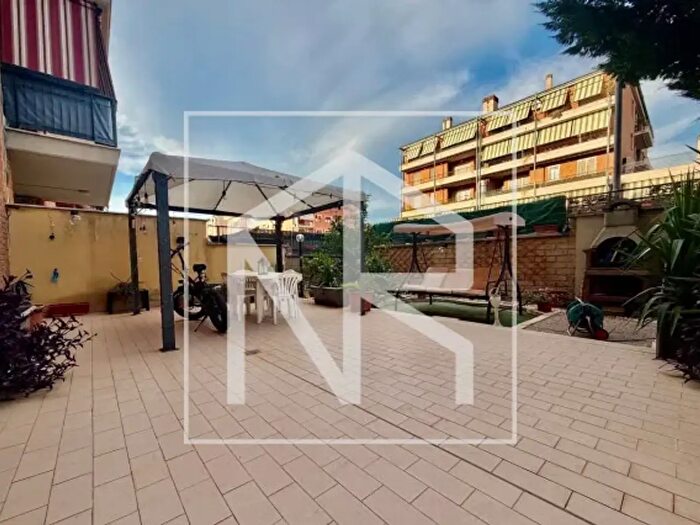 Appartamento bilocale in vendita in Via Tortoreto, Roma
