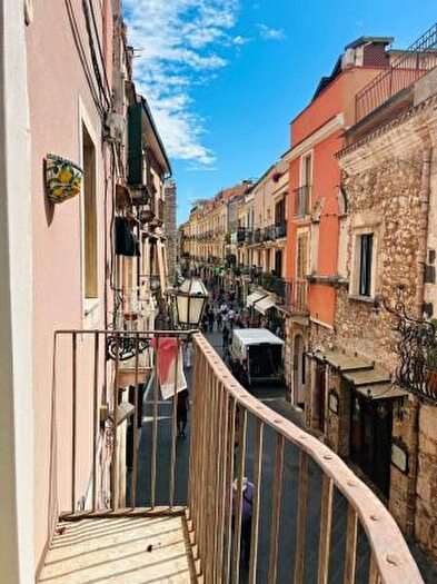 Casa trilocale in affitto in Taormina