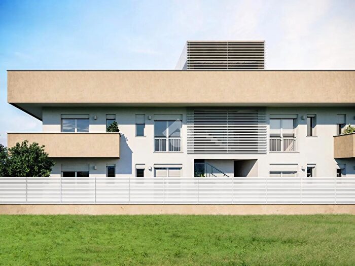 Appartamento con 5 locali in vendita in Via Comasina, Carate Brianza