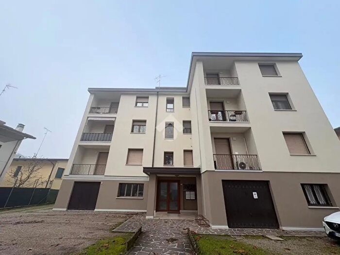 Appartamento trilocale in vendita in Viale Libertà, Suzzara