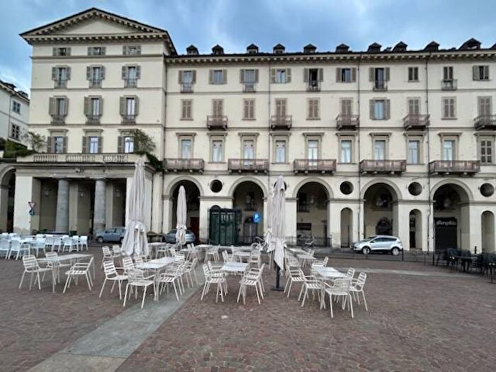 Appartamento trilocale in affitto in Piazza Vittorio Veneto, Giardini Reali, Torino
