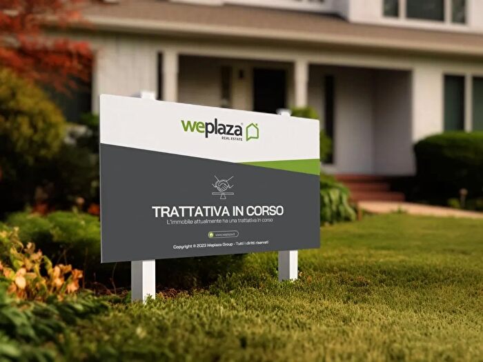 Appartamento con 5 locali in vendita in Via Vasca Cozzolino, Pollena Trocchia