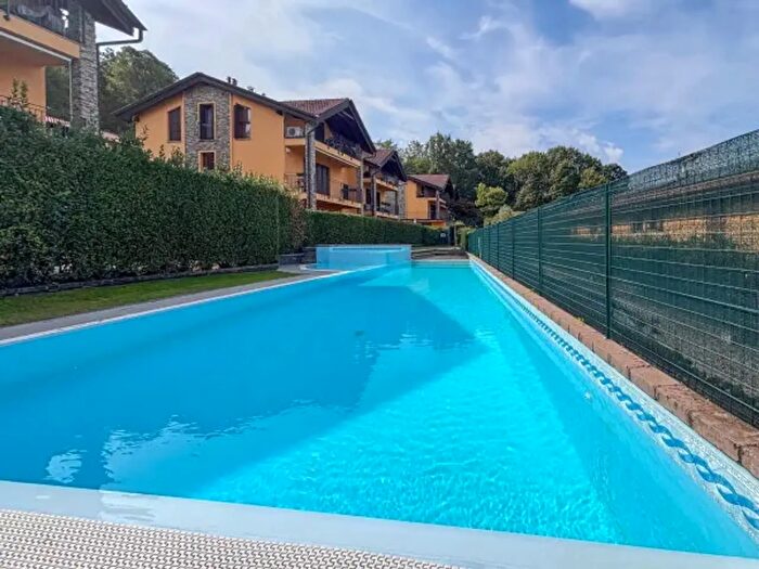 Appartamento trilocale in vendita in Via San Michele, Varano Borghi