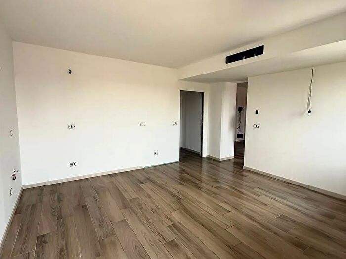 Appartamento in vendita in Piazza Undici Febbraio, Bregnano