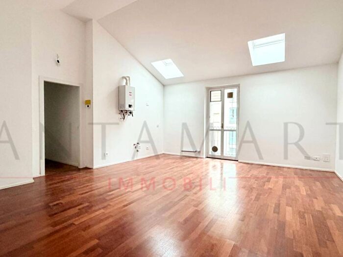 Casa trilocale in affitto in Via Giuseppe Ripamonti, Bocconi, Milano