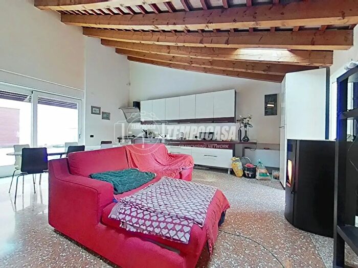 Appartamento con 5 locali in vendita in Viale Verona, Vicenza