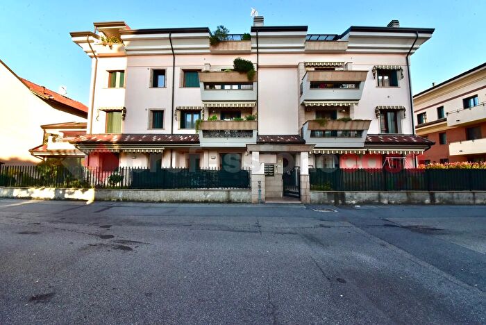 Appartamento quadrilocale in vendita in Via Antonio Pacinotti B, Paderno Dugnano