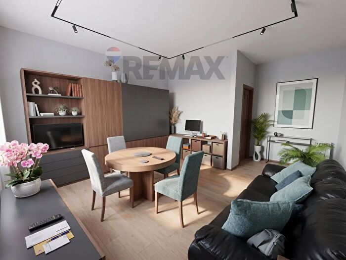 Appartamento trilocale in vendita in Via Dora Riparia, Milano