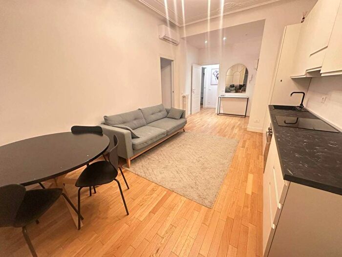 Appartamento trilocale in affitto in VIA INAMA, Città Studi, Milano