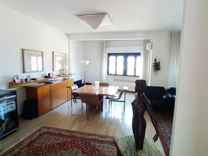 Appartamento trilocale in vendita in Via Gervasoni, Ancona
