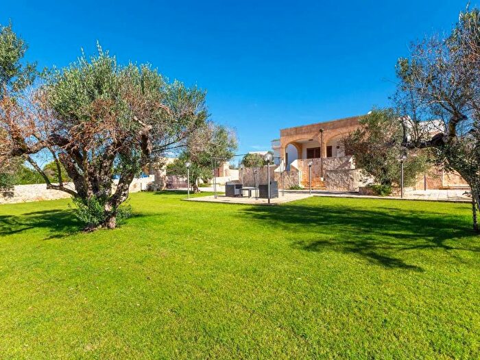 Appartamento trilocale in affitto in RWMX No Number, Salve