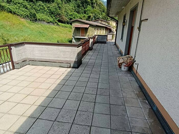 Appartamento trilocale in affitto in Leffe