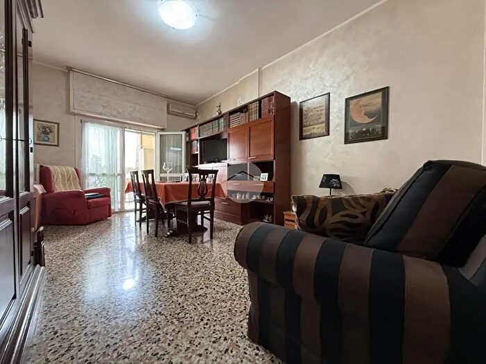 Appartamento trilocale in vendita in Via delle Pervinche, Torino