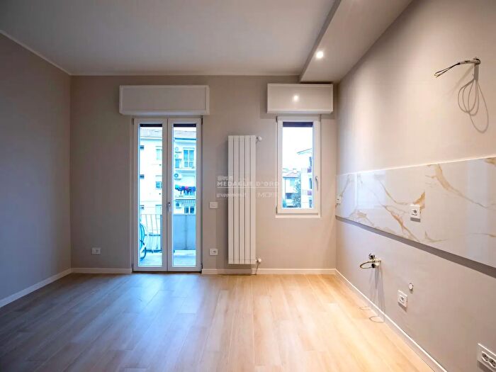 Appartamento quadrilocale in vendita in AdZe Via Tamburini, Modena