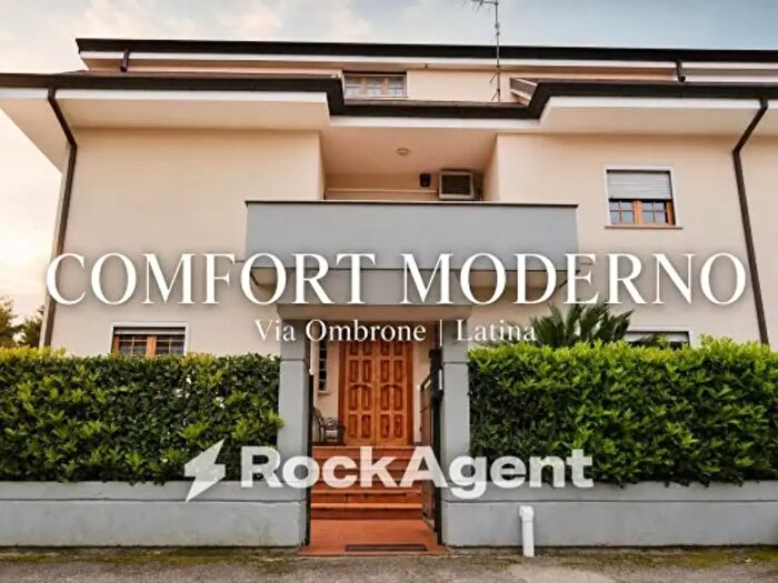 Casa con 6 locali in vendita in Via Ombrone, Latina