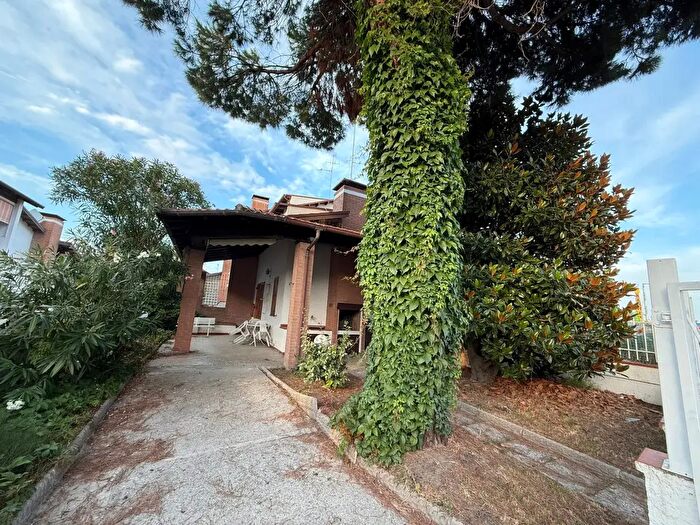 Casa trilocale in vendita in Viale Australia, Comacchio