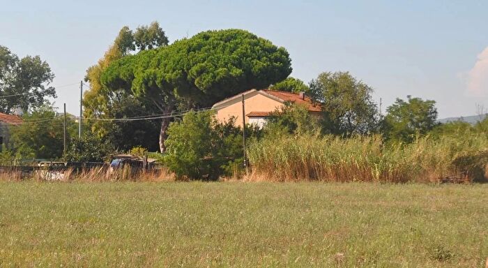 Casa con 9 locali in vendita in Rosignano Marittimo